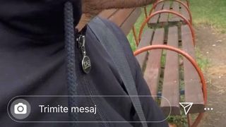 livian la poarta bisericii