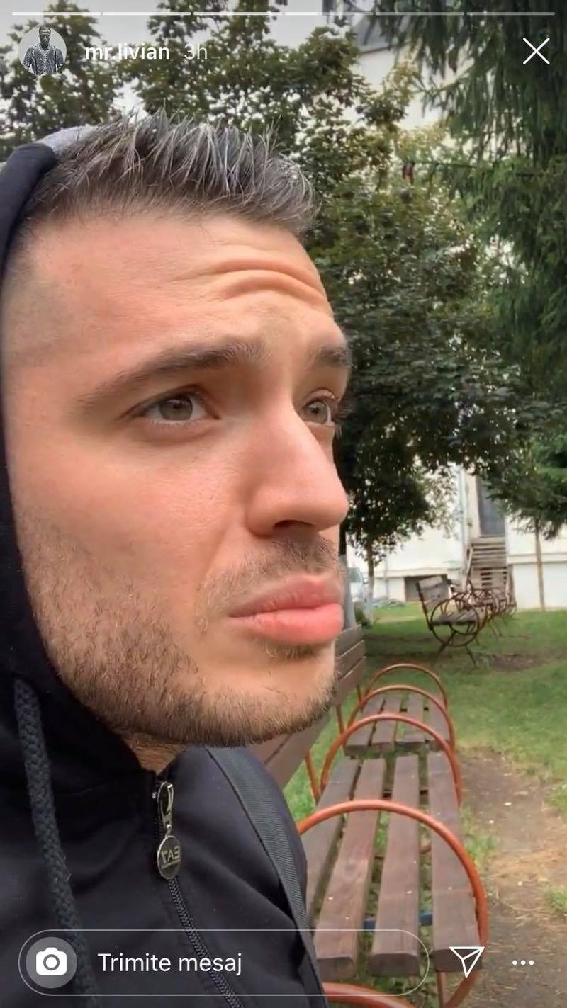 livian la poarta bisericii