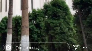 livian la poarta bisericii