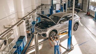 Amenzi de 1,4 milioane de lei, date de Protecţia Consumatorilor după controale la service-uri auto