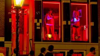 &bdquo;Nu veniţi &icirc;n Cartierul Roşu. Este prea aglomerat&rdquo;, anunțul primăriei Amsterdam &icirc;n plină pandemie 