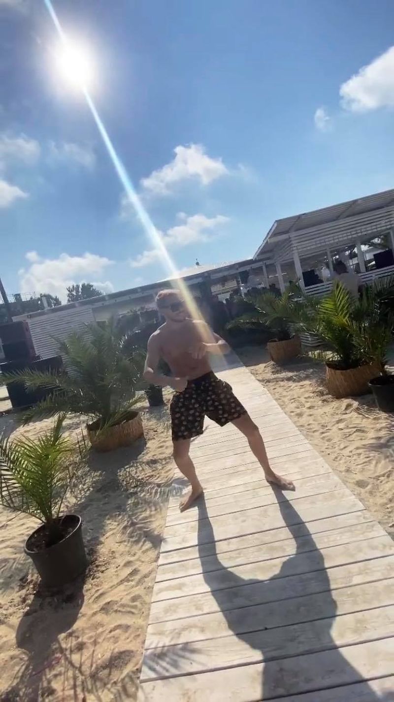 philip și berna pe plajă