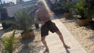 philip și berna pe plajă