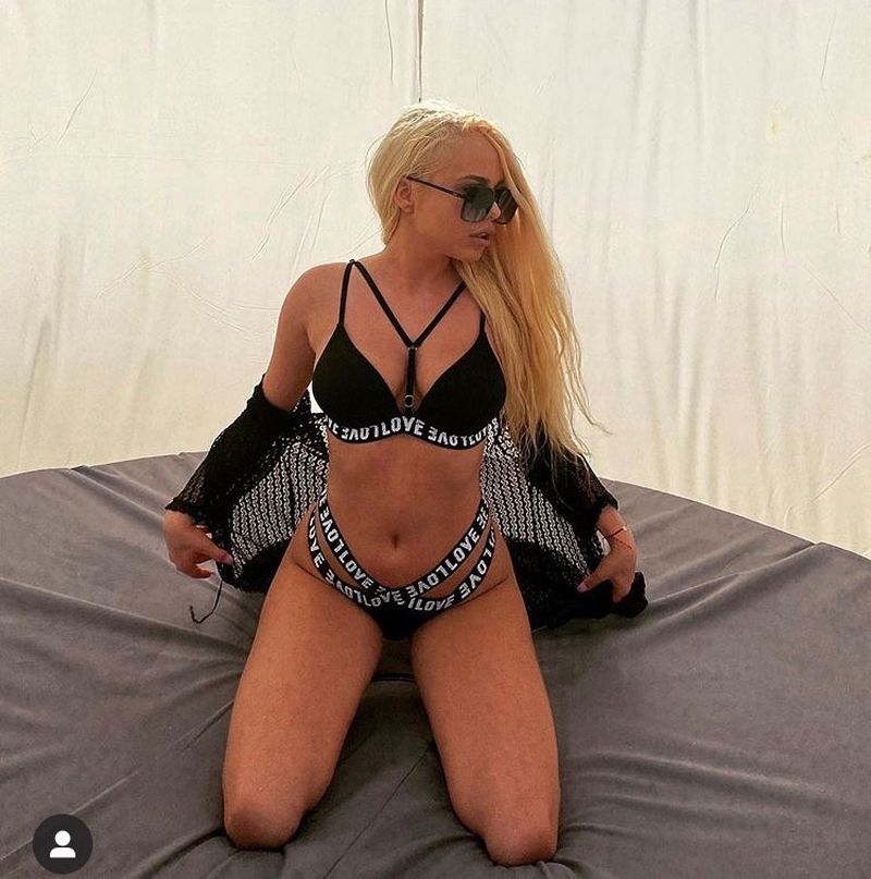 philip și berna pe plajă