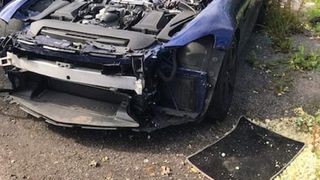 vacanță mașină dezmembrată