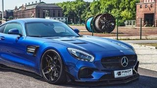 vacanță mașină dezmembrată