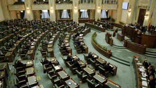 Este oficial! Senatul a adoptat proiectul. Cu cât a crescut indemnizația de șomaj