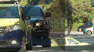 VIDEO - Halucinant! O familie din Craiova a venit să-și ridice pachetele pentru ajutorul social la volanul unui bolid de lux