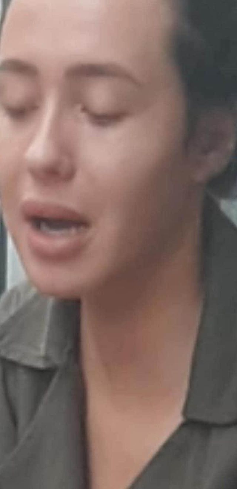 ella de la puterea dragostei nemachiată