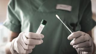 Focar de coronavirus în București. Toți angajații unei primării de sector, testați azi de coronavirus