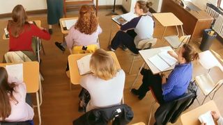 Noi informații pentru elevi. Senatul a adoptat tacit proiectul