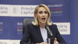 Cine este vinovat pentru lipsa apei calde din București. Răspunsul Gabrielei Firea.