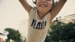 Scenariu de film: La doar 12 ani a ales să meargă la spital pentru a-și proteja mama