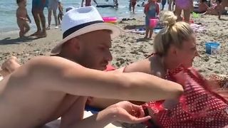 VIDEO| Cum se distanțează rom&acirc;nii pe plajele din Rom&acirc;nia
