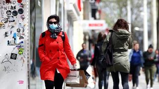 Masca de protecție, obligatorie pe stradă &icirc;n noi județe