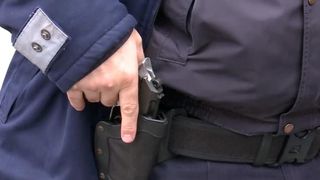 Focuri de armă în Sectorul 5. Un bărbat s-a supărat pe copiii care se jucau pe stradă