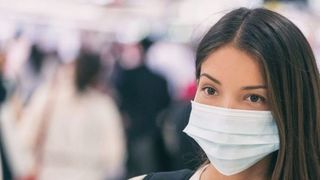 Buzău: Masca de protecţie este obligatorie &icirc;n toate spaţiile deschise aglomerate