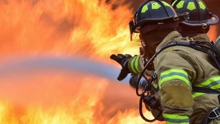 Incendiu de proporții pe Șoseaua de Centură, lângă București. Ard 5.000 de metri pătrați - FOTO