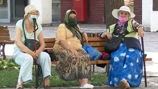 VIDEO|Probleme cu purtatul măștii pe stradă, în vreme de caniculă