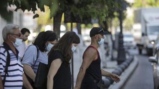 Purtarea măştii în spaţiile publice deschise devine obligatorie şi în judeţul Dolj