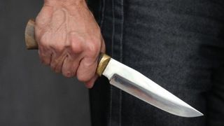 bărbat înjunghiat pe stradă