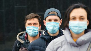 masca purtată &icirc;n casă