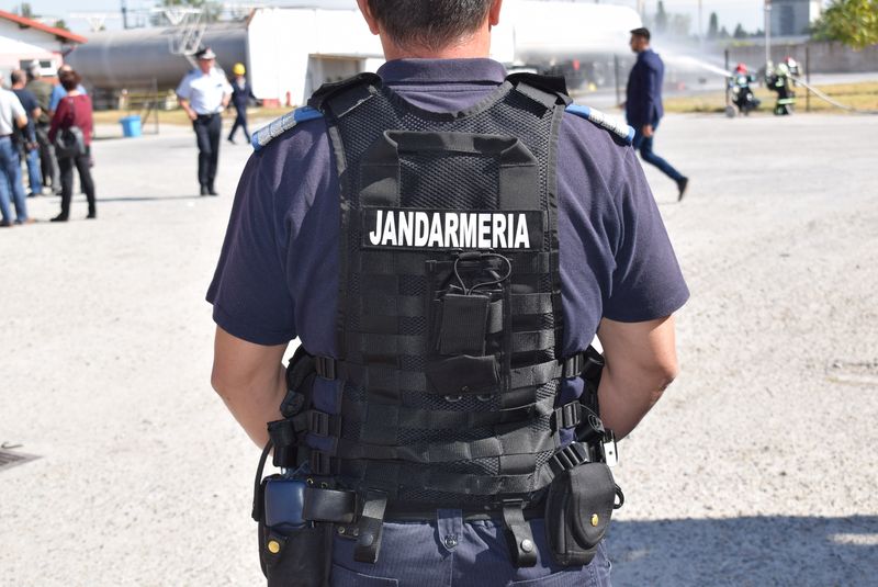 jandarm găsit mort