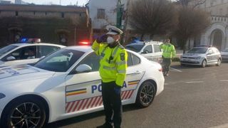 Polițiștii, „frustrați” pentru că au devenit paznicii clanului Duduianu