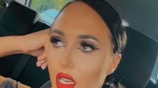 ella-de-la-puterea-dragostei-se-marita