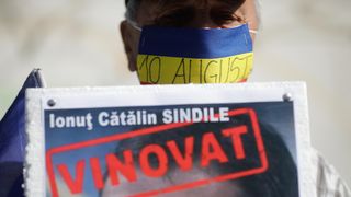 Proteste de ultim moment în Piaţa Victoriei. Se păstrează distanţa şi se poartă mască de protecţie