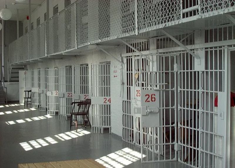 mama care a sapat un tunel