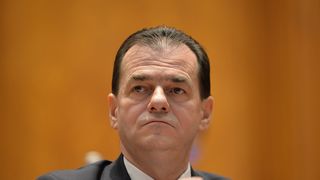 Premierul Ludovic Orban dă explicații &icirc;n fața Parlamentului: "Am ajuns la peste 1.000 de noi cazuri pe zi. Numărul a crescut după relaxarea măsurilor"