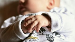 bebeluș ucis de mamă