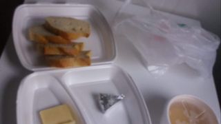 bolnav covid 19 m&acirc;ncare