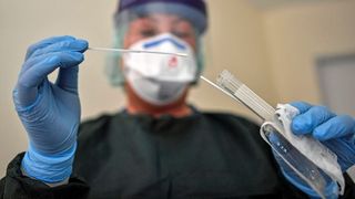 Focar de coronavirus, la o fabrică de &icirc;ncălţăminte din judeţul Timiş