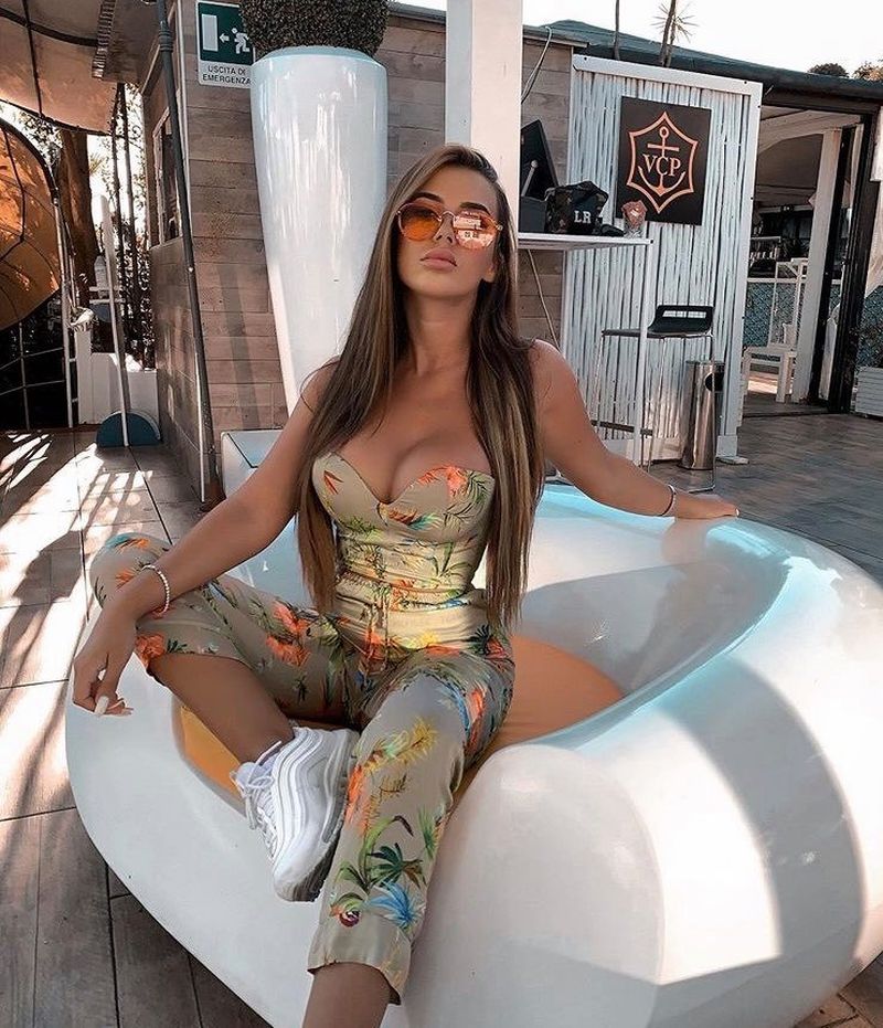 andra volos la piscină