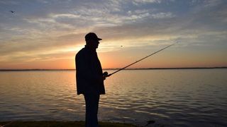 Sf&acirc;rșit șocant pentru un pescar. A fost ucis chiar de prada sa