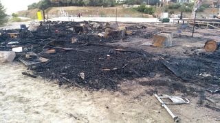 Beach-bar din Constanţa, distrus &icirc;ntr-un incendiu