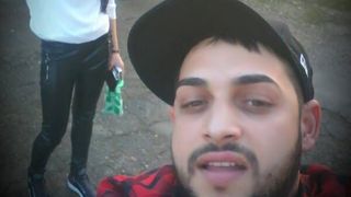 Ea este Monica, soția lăutarului decedat. Mașina lui Tavy Puștiu a fost spulberată de un tren