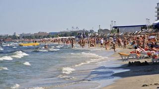 Alertă pe plaja din Eforie Nord. Medicii au intervenit de urgență