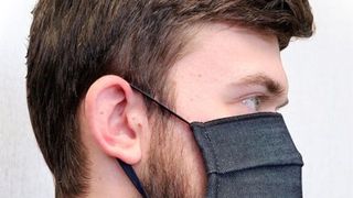 fără mască de protecție &icirc;n tren