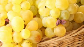 Avertismentul medicilor: Nu mai consumați struguri dacă suferiți de această boală!