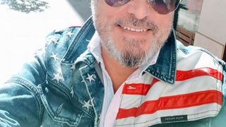 Memoria lui Cornel Galeș a fost terfelită cu ocazia parastasului de 9 luni de la moartea sa: &bdquo;A profitat de Ileana Ciuculete, de-aia l-a luat Dumnezeu&rdquo;