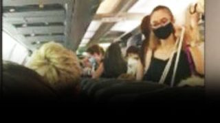 VIDEO -  Imagini revoltătoare într-un avion ce circula pe ruta Timișoara-București: Înghesuială maximă în plină pandemie