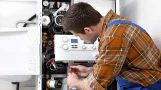 Care sunt, de fapt, costurile unei centrale termice de apartament