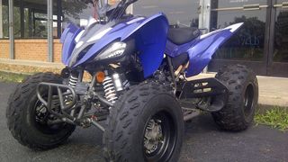 S-au răsturnat cu atv-ul.