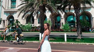 Fiica lui Crin Antonescu a pozat în costum de baie pe Coasta de Azur! Irina s-a distrat pe cinste la Nisa și St. Tropez!