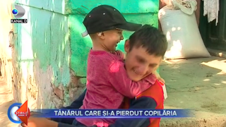 VIDEO | Tănărul care şi-a pierdut copilăria
