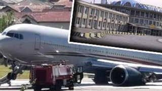 VIDEO - Panică pe Aeroportul Băneasa: Trenul de aterizare al unui avion s-a rupt