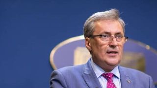 Un bărbat care a incitat la ură şi discriminare, pe Facebook l-a ameninţat pe ministrul de Interne, Marcel Vela